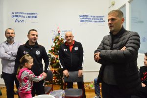 Remus Bebeșelea, dreapta, vicepreședintele clubului Pugilistic
